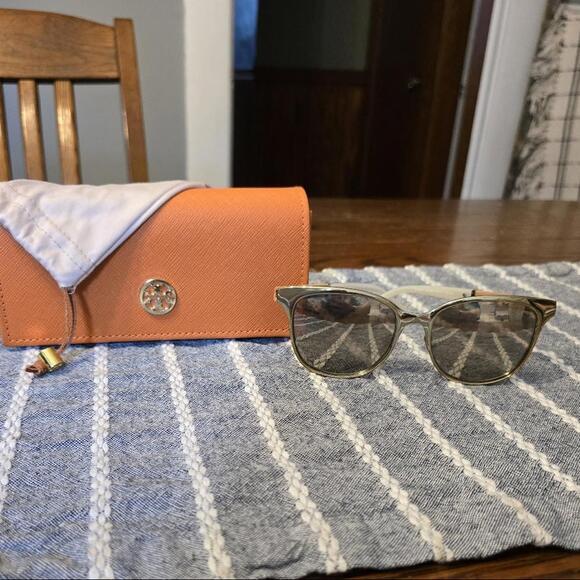 EUC Authentic Tory Burch Sunglasses Set - Picture 1 of 11